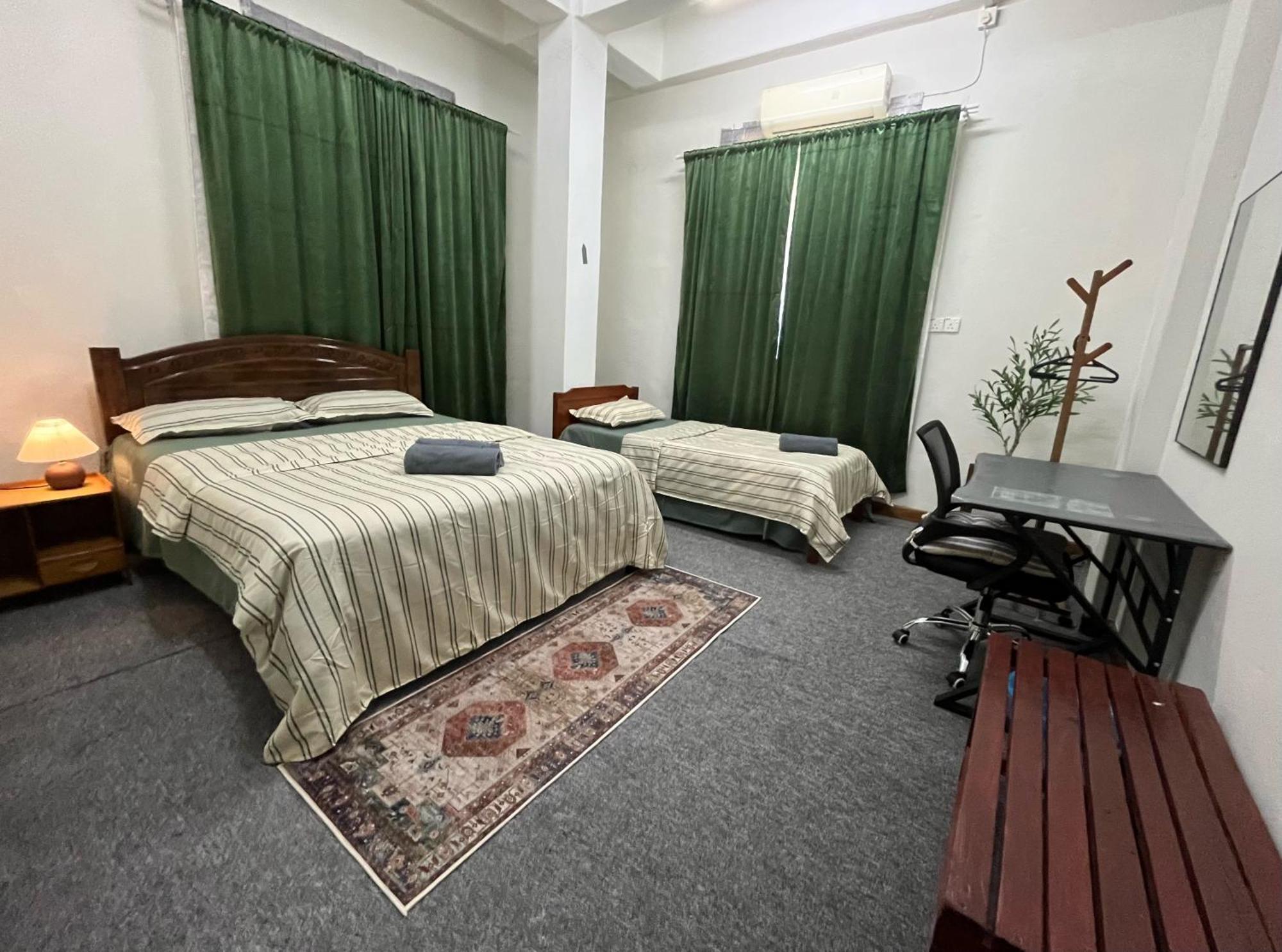 La Wood Homestay Near Kuala Besut Jetty Exterior photo